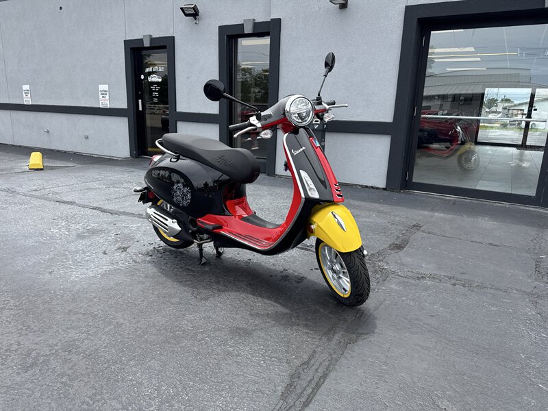 2023 Vespa primavera Mickey Mouse Edition   - Photo 1 - Millstadt, IL 62260