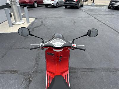 2023 Vespa primavera Mickey Mouse Edition   - Photo 10 - Millstadt, IL 62260