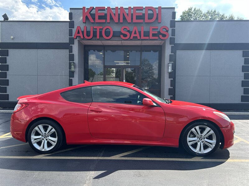 2011 Hyundai Genesis Coupe 2.0T   - Photo 1 - Fairview Heights, IL 62208