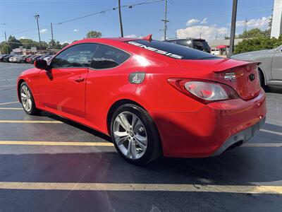 2011 Hyundai Genesis Coupe 2.0T   - Photo 5 - Fairview Heights, IL 62208