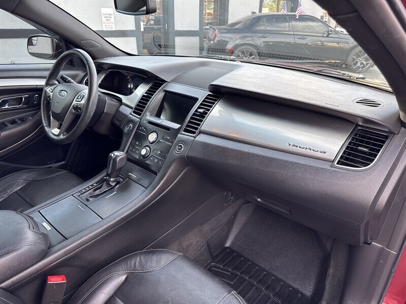 2016 Ford Taurus SEL - Photo 7 - Millstadt, IL 62260