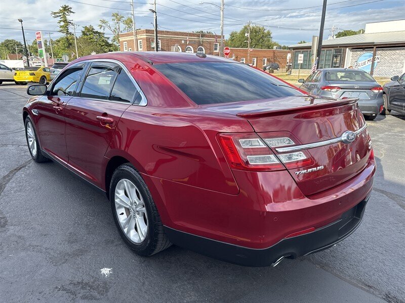 2016 Ford Taurus SEL - Photo 4 - Millstadt, IL 62260