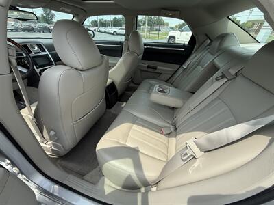2007 Chrysler 300C   - Photo 12 - Cahokia, IL 62206