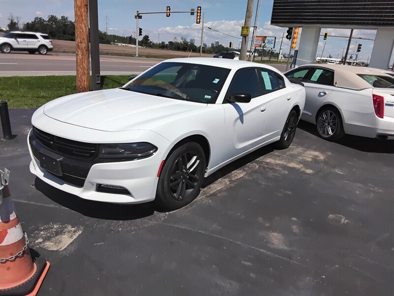 2019 Dodge Charger SXT   - Photo 1 - Cahokia, IL 62206