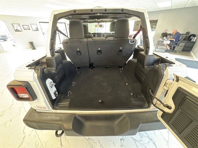 2020 Jeep Wrangler Willys Sport - Photo 12 - Millstadt, IL 62260