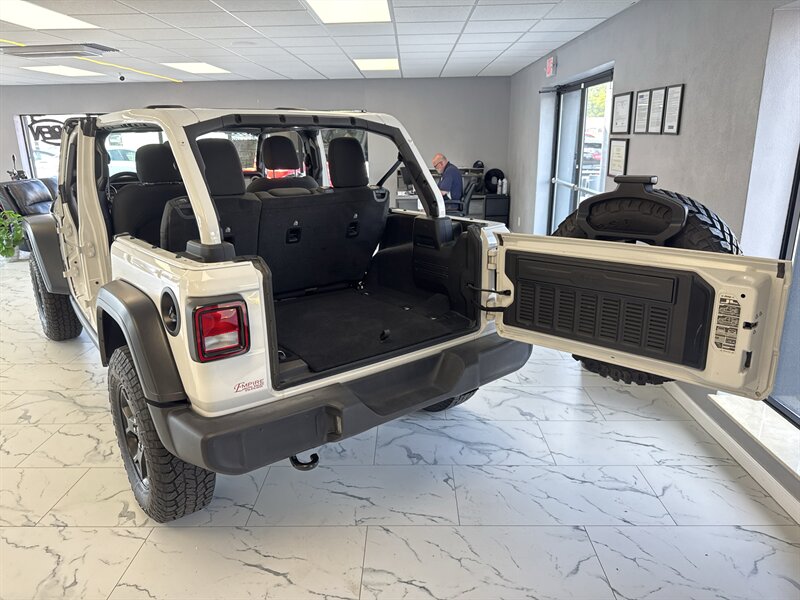 2020 Jeep Wrangler Willys Sport - Photo 13 - Millstadt, IL 62260