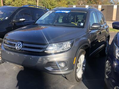 2015 Volkswagen Tiguan SE   - Photo 2 - Belleville, IL 62226