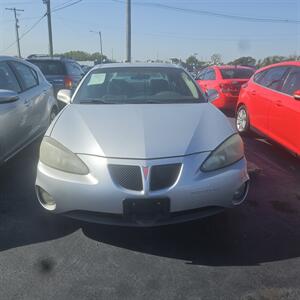 2004 Pontiac Grand Prix GT1   - Photo 1 - Belleville, IL 62223