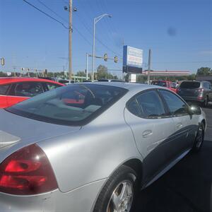 2004 Pontiac Grand Prix GT1   - Photo 4 - Belleville, IL 62223