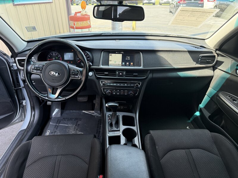 2016 Kia Optima LX Turbo - Photo 12 - Cahokia, IL 62206