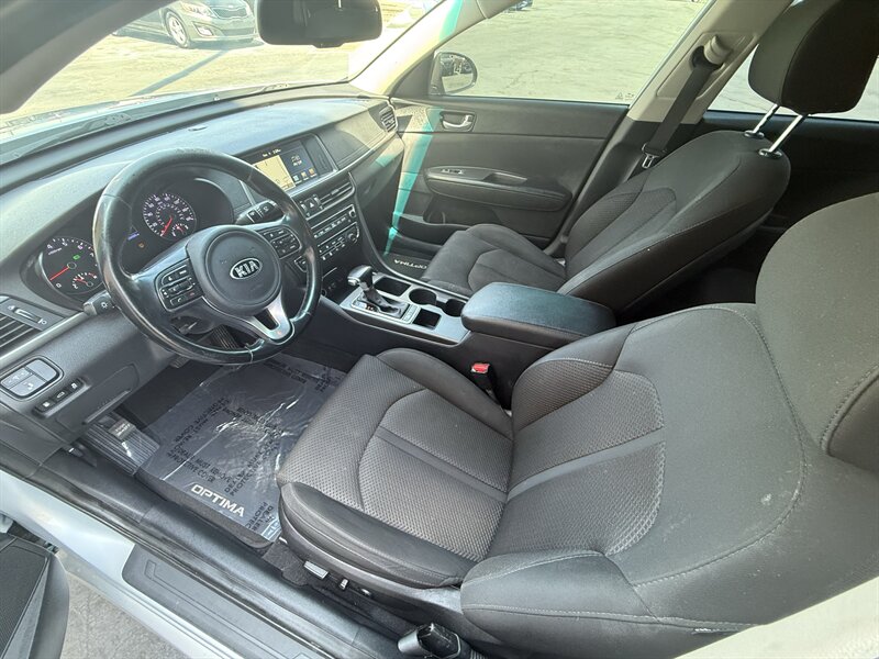 2016 Kia Optima LX Turbo - Photo 10 - Cahokia, IL 62206