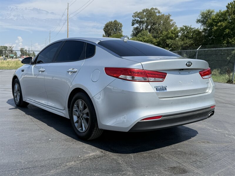 2016 Kia Optima LX Turbo - Photo 6 - Cahokia, IL 62206