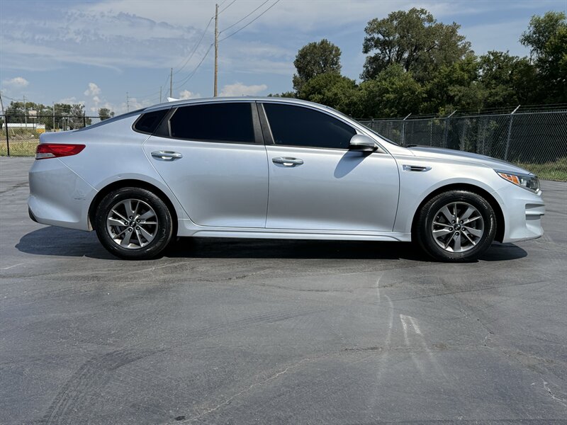 2016 Kia Optima LX Turbo - Photo 5 - Cahokia, IL 62206