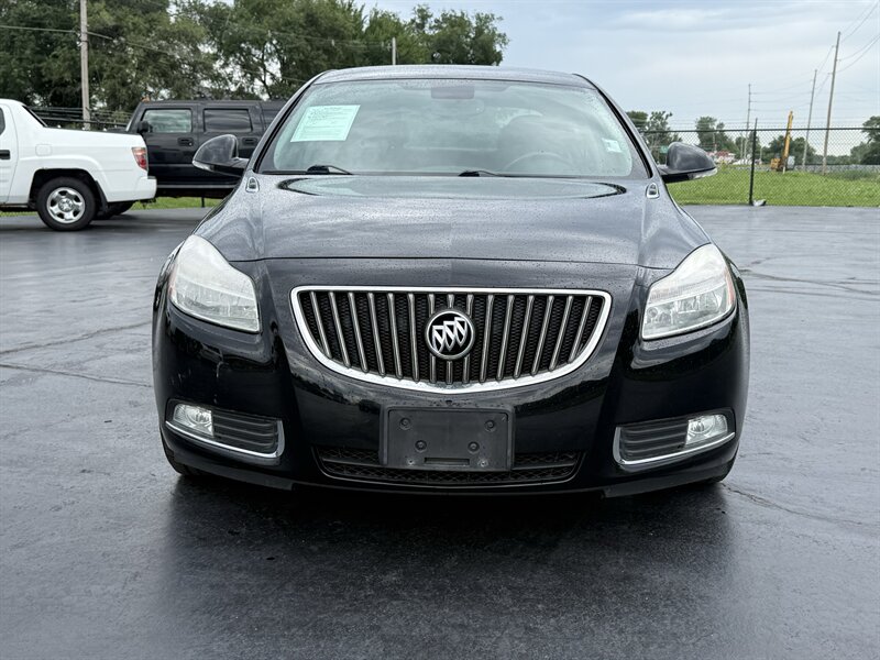 2013 Buick Regal Premium 1 - Photo 2 - Cahokia, IL 62206
