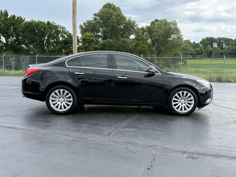 2013 Buick Regal Premium 1 - Photo 4 - Cahokia, IL 62206