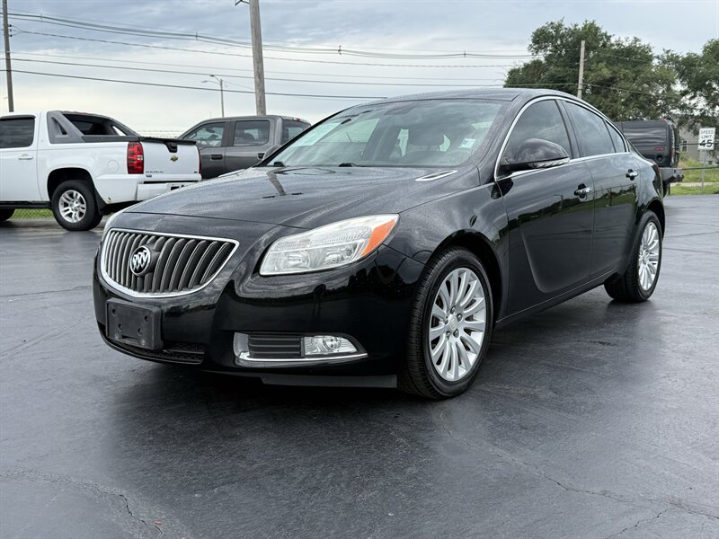 2013 Buick Regal Premium 1   - Photo 1 - Cahokia, IL 62206