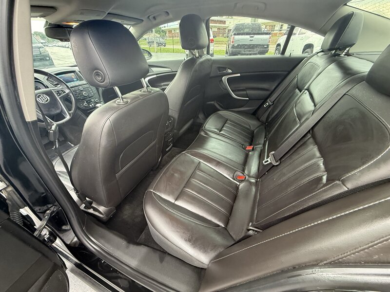 2013 Buick Regal Premium 1 - Photo 10 - Cahokia, IL 62206