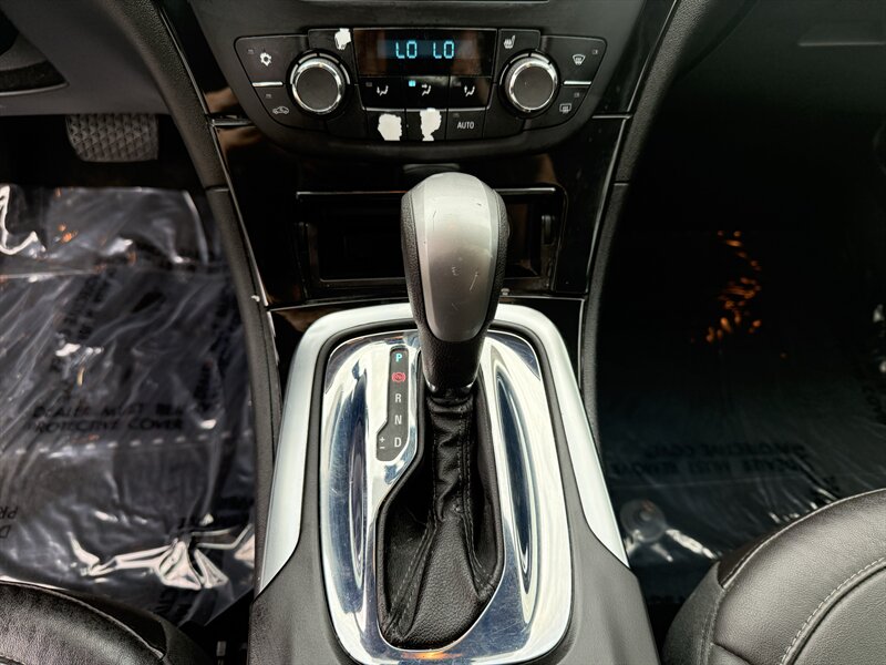 2013 Buick Regal Premium 1 - Photo 14 - Cahokia, IL 62206