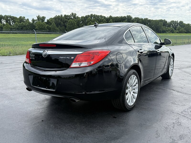 2013 Buick Regal Premium 1 - Photo 5 - Cahokia, IL 62206