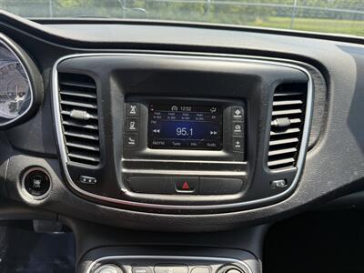 2015 Chrysler 200 Limited   - Photo 12 - Cahokia, IL 62206