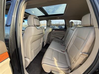 2011 Jeep Grand Cherokee Overland   - Photo 11 - Cahokia, IL 62206