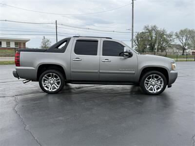 2008 Chevrolet Avalanche LTZ   - Photo 8 - Cahokia, IL 62206