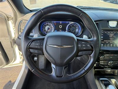 2016 Chrysler 300 Series S - Photo 11 - Cahokia, IL 62206