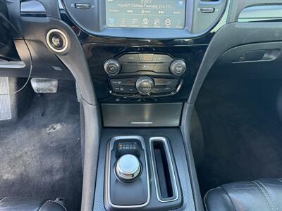 2016 Chrysler 300 Series S - Photo 13 - Cahokia, IL 62206