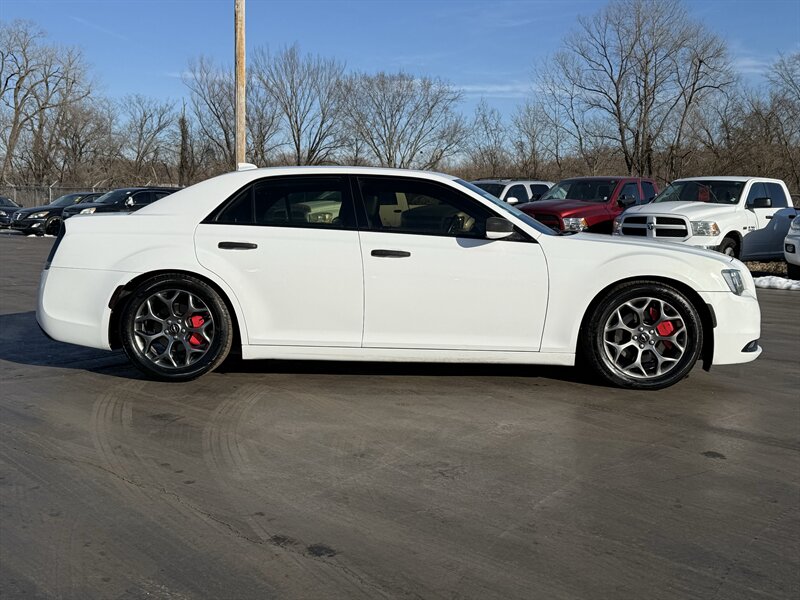 2016 Chrysler 300 Series S - Photo 6 - Cahokia, IL 62206