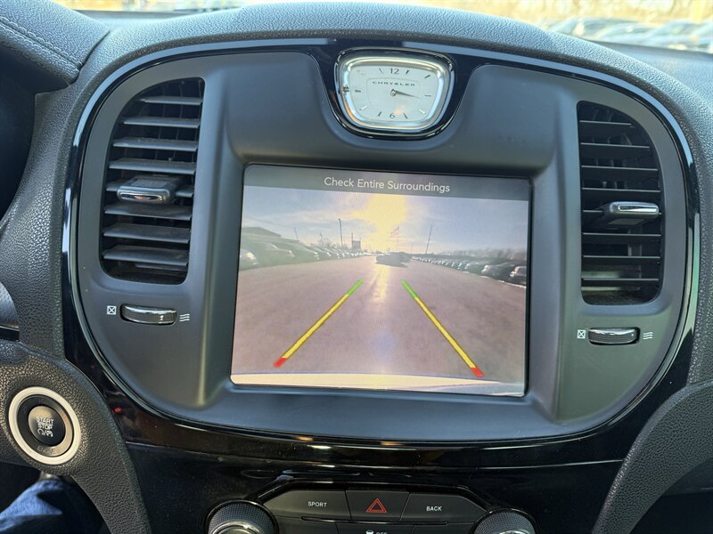 2016 Chrysler 300 Series S - Photo 14 - Cahokia, IL 62206