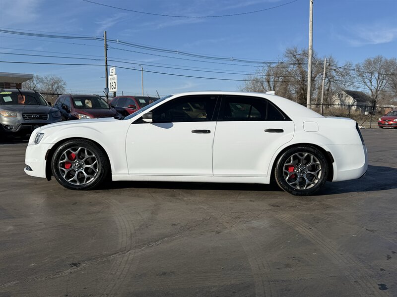 2016 Chrysler 300 Series S - Photo 2 - Cahokia, IL 62206