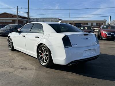 2016 Chrysler 300 Series S - Photo 3 - Cahokia, IL 62206