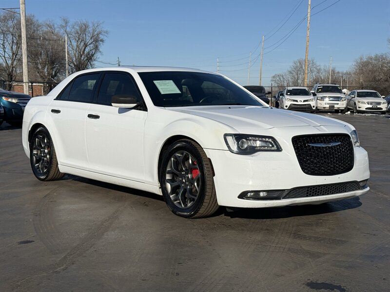 2016 Chrysler 300 Series S - Photo 5 - Cahokia, IL 62206