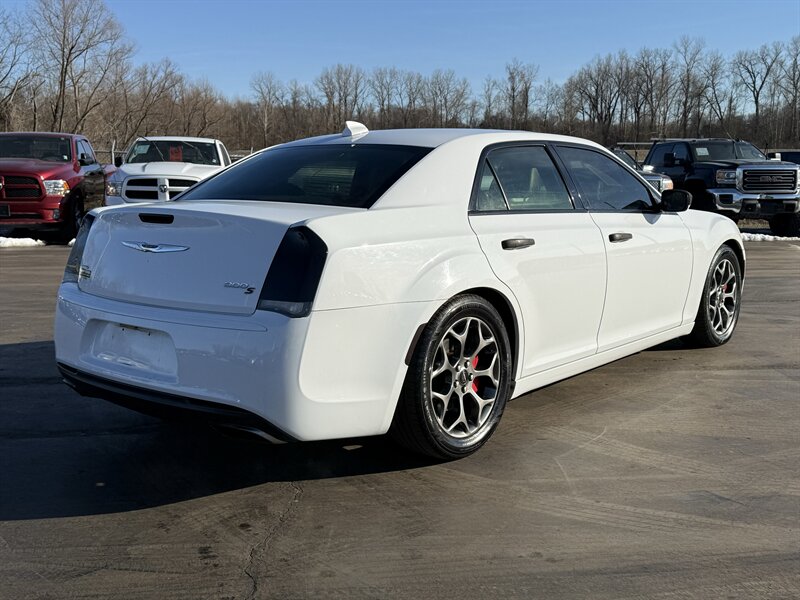 2016 Chrysler 300 Series S - Photo 7 - Cahokia, IL 62206