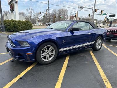 2013 Ford Mustang V6   - Photo 3 - Fairview Heights, IL 62208