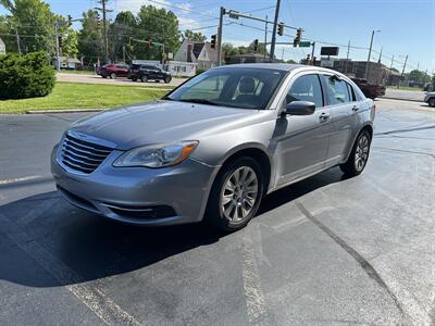 2014 Chrysler 200 LX   - Photo 3 - Fairview Heights, IL 62208