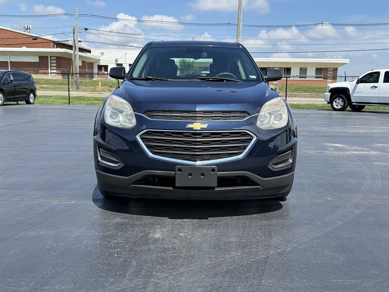 2017 Chevrolet Equinox LS - Photo 2 - Cahokia, IL 62206