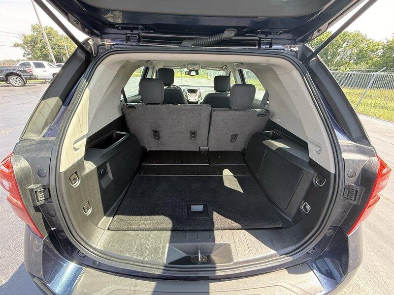 2017 Chevrolet Equinox LS - Photo 6 - Cahokia, IL 62206