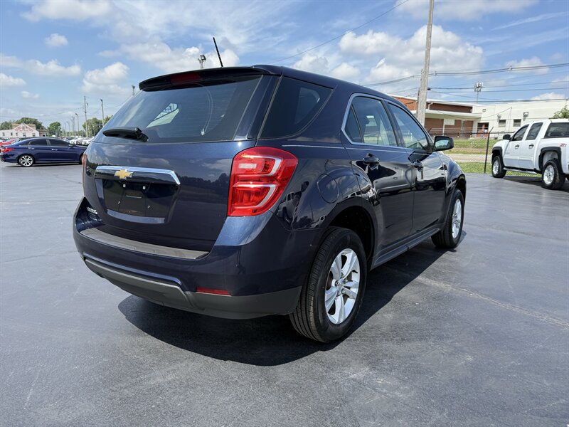 2017 Chevrolet Equinox LS - Photo 9 - Cahokia, IL 62206