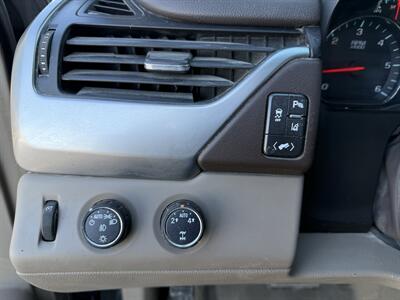 2015 Chevrolet Suburban LTZ   - Photo 17 - Cahokia, IL 62206