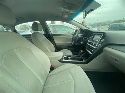 2019 Hyundai SONATA SE   - Photo 7 - Belleville, IL 62226