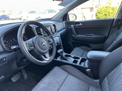 2017 Kia Sportage LX - Photo 8 - Fairview Heights, IL 62208
