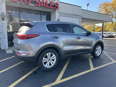 2017 Kia Sportage LX - Photo 4 - Fairview Heights, IL 62208