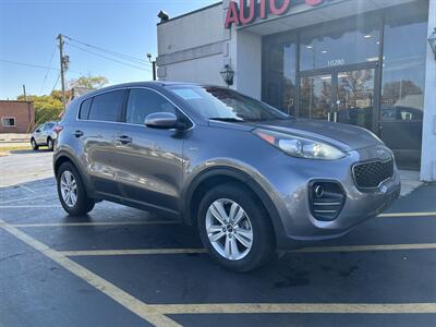 2017 Kia Sportage LX - Photo 2 - Fairview Heights, IL 62208