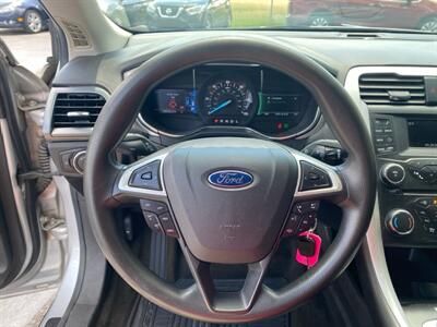 2015 Ford Fusion Hybrid SE   - Photo 12 - Cahokia, IL 62206