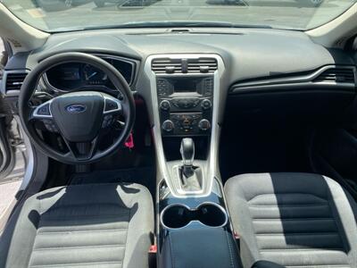 2015 Ford Fusion Hybrid SE   - Photo 11 - Cahokia, IL 62206