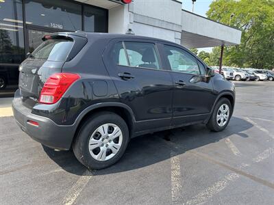 2016 Chevrolet Trax LS   - Photo 4 - Fairview Heights, IL 62208