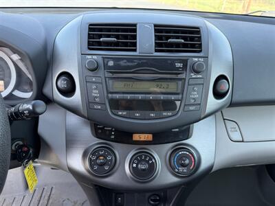 2011 Toyota RAV4   - Photo 13 - Cahokia, IL 62206