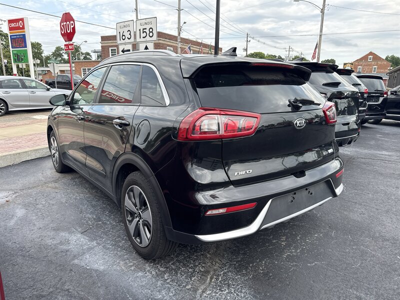 2018 Kia Niro LX - Photo 6 - Millstadt, IL 62260