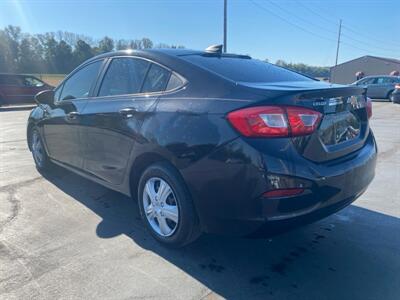 2018 Chevrolet Cruze LS Auto   - Photo 6 - Cahokia, IL 62206